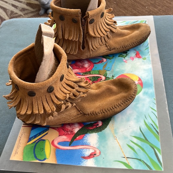 Minnetonka double fringe side zip boots - Picture 2 of 8